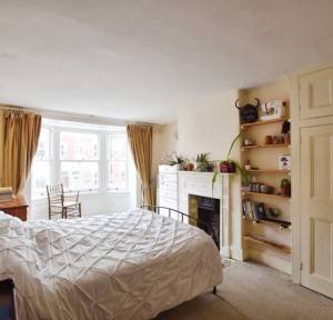 3 Bedroom House for sale in North Street, Salisbury