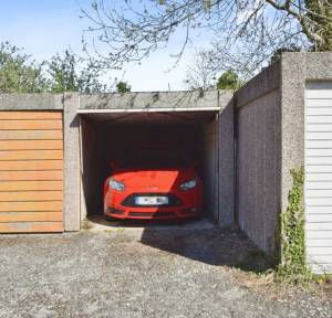2 Bedroom House for sale in Syringa Court, Salisbury