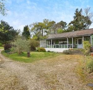 2 Bedroom House for sale in Oak Drive, Salisbury