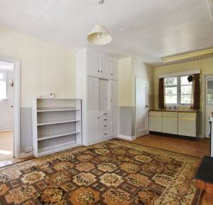 2 Bedroom House for sale in Oak Drive, Salisbury