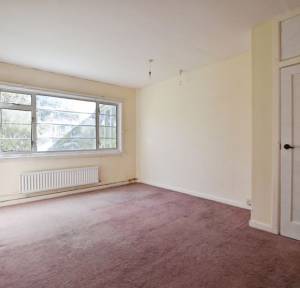 2 Bedroom House for sale in Oak Drive, Salisbury