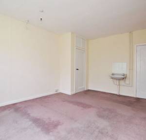 2 Bedroom House for sale in Oak Drive, Salisbury