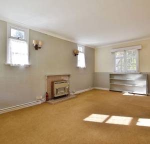 2 Bedroom House for sale in Oak Drive, Salisbury