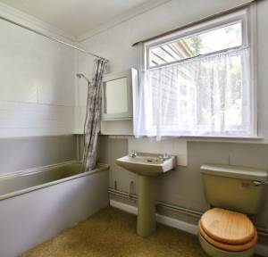 2 Bedroom House for sale in Oak Drive, Salisbury