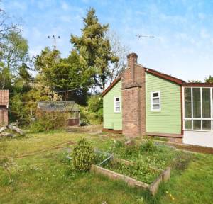 2 Bedroom House for sale in Oak Drive, Salisbury