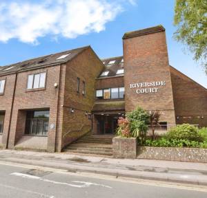 2 Bedroom Flat for sale in Castle Street, Salisbury