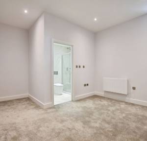2 Bedroom Flat for sale in Castle Street, Salisbury