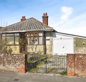 2 Bedroom Bungalow for sale in St. Gregorys Avenue, Salisbury