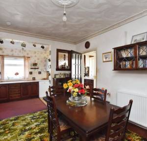2 Bedroom Bungalow for sale in St. Gregorys Avenue, Salisbury