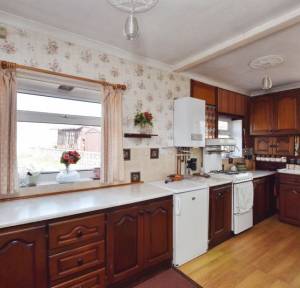 2 Bedroom Bungalow for sale in St. Gregorys Avenue, Salisbury