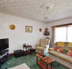 2 Bedroom Bungalow for sale in St. Gregorys Avenue, Salisbury
