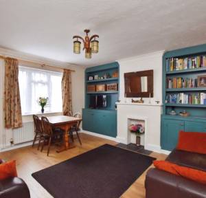 3 Bedroom House for sale in The Hollows, Salisbury