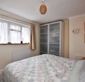 3 Bedroom House for sale in The Hollows, Salisbury