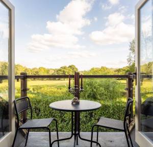 7 Bedroom House for sale in Vicarage Road, Salisbury