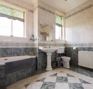 7 Bedroom House for sale in Vicarage Road, Salisbury