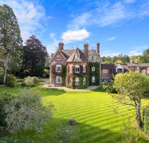 7 Bedroom House for sale in Vicarage Road, Salisbury