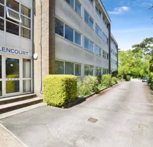 2 Bedroom Flat for sale in Glenmore Road, Salisbury