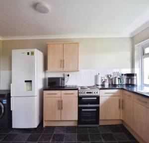 2 Bedroom Flat for sale in Glenmore Road, Salisbury