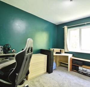 2 Bedroom Flat for sale in Glenmore Road, Salisbury