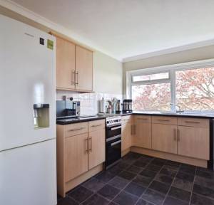 2 Bedroom Flat for sale in Glenmore Road, Salisbury