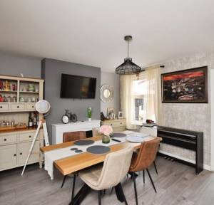 3 Bedroom House for sale in Ashley Road, Salisbury