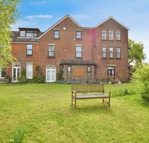 1 Bedroom Apartment / Studio for sale in Methuen Drive, Salisbury
