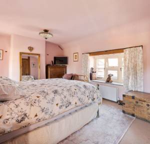 3 Bedroom House for sale in Station Road, Salisbury
