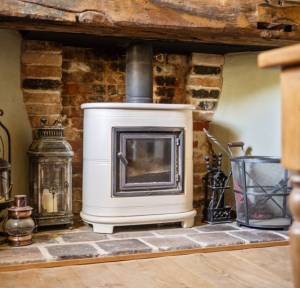 3 Bedroom House for sale in Station Road, Salisbury
