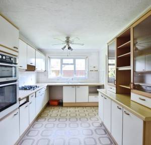 4 Bedroom House for sale in Church Road, Salisbury
