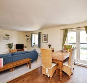 2 Bedroom Flat for sale in Crosier Close, Salisbury