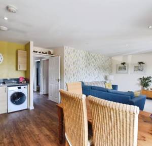 2 Bedroom Flat for sale in Crosier Close, Salisbury