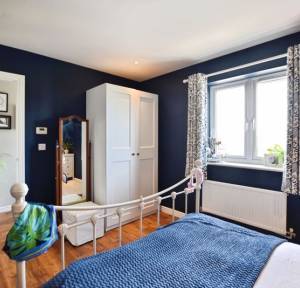 2 Bedroom Flat for sale in Crosier Close, Salisbury
