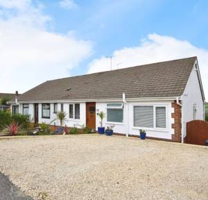 3 Bedroom Bungalow for sale in Devizes Road, Salisbury