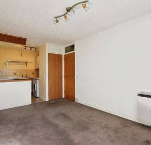 1 Bedroom Flat to rent in Sarum Close, Salisbury