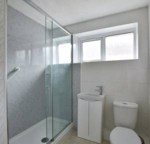 2 Bedroom Bungalow for sale in Gorringe Road, Salisbury
