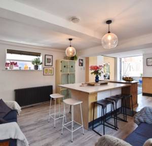 5 Bedroom House for sale in Lower Road, Salisbury