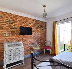 3 Bedroom House for sale in Dews Road, Salisbury