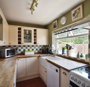4 Bedroom Bungalow for sale in , Salisbury
