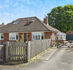 4 Bedroom Bungalow for sale in , Salisbury