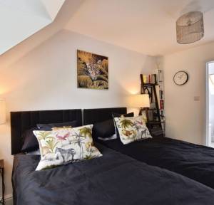 3 Bedroom House for sale in Livery Road, Salisbury