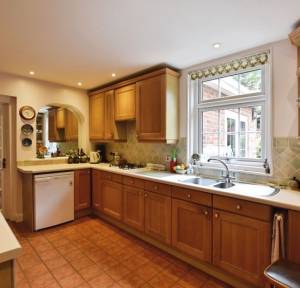 4 Bedroom House for sale in Laverstock Park West, Salisbury
