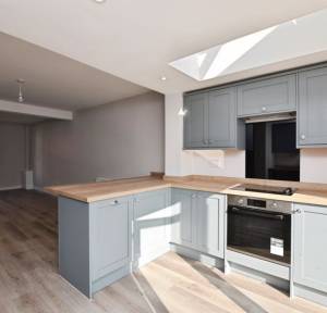 2 Bedroom House for sale in Meadow Road, Salisbury