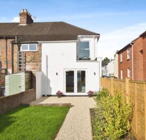 2 Bedroom House for sale in Meadow Road, Salisbury