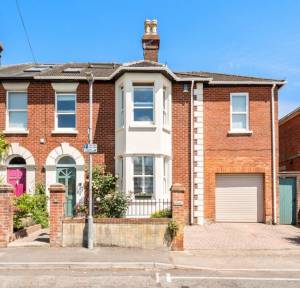 6 Bedroom House for sale in Swaynes Close, Salisbury