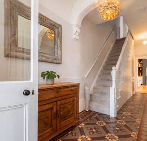 6 Bedroom House for sale in Swaynes Close, Salisbury