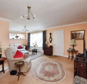 4 Bedroom Bungalow for sale in Saddlers Mead, Salisbury