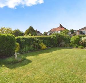 4 Bedroom Bungalow for sale in Saddlers Mead, Salisbury
