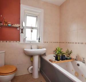 4 Bedroom House for sale in Chichester Close, Salisbury
