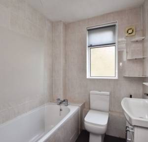 1 Bedroom Apartment / Studio for sale in Victoria Road, Salisbury