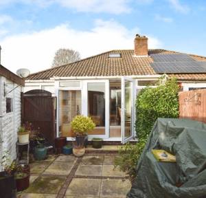 3 Bedroom Bungalow for sale in Downsway, Salisbury